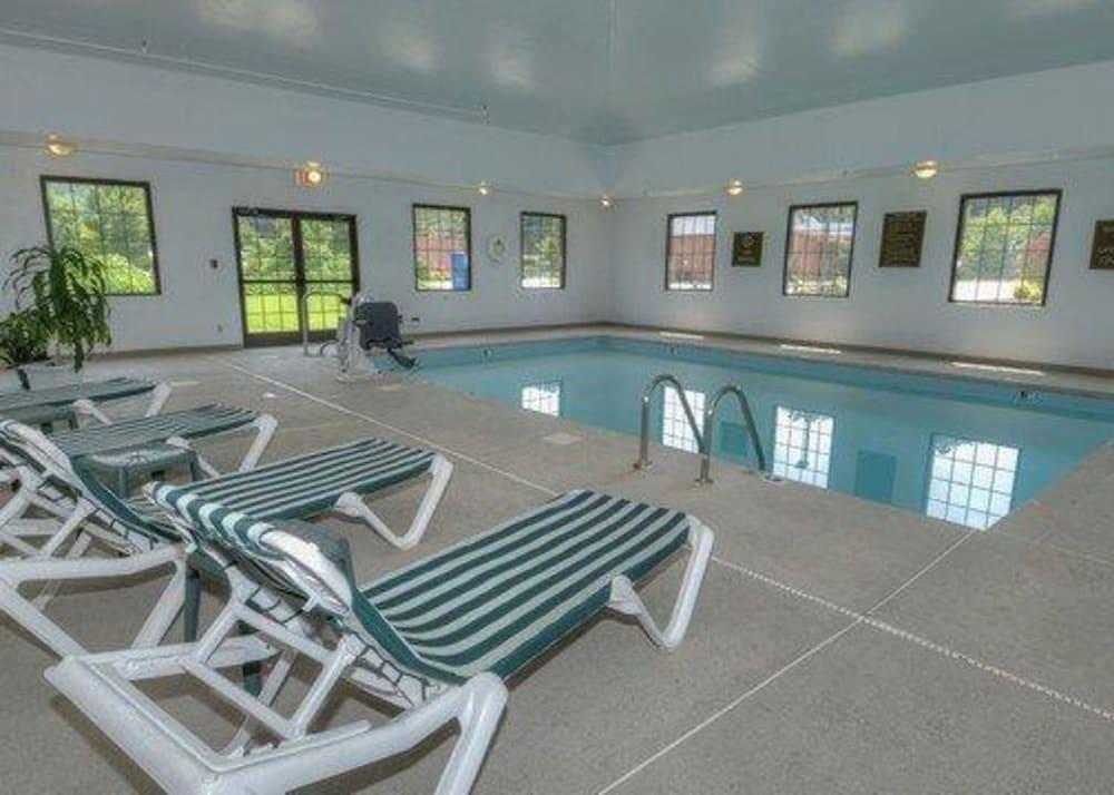 Comfort Inn Near Downtown & Blue Ridge Pkwy Marion Bagian luar foto