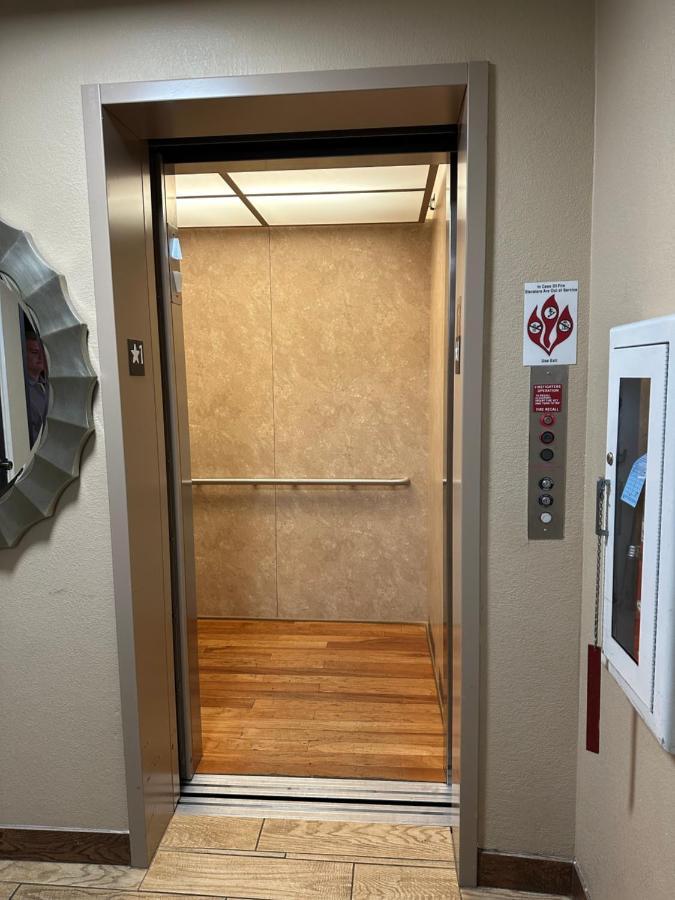 Comfort Inn Near Downtown & Blue Ridge Pkwy Marion Bagian luar foto