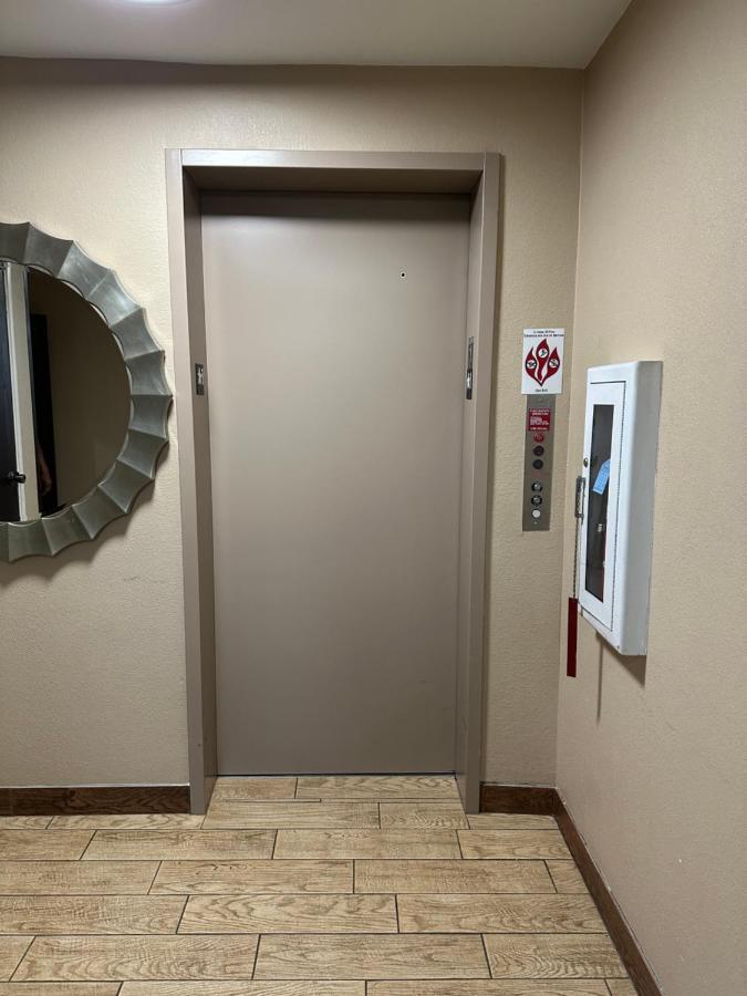 Comfort Inn Near Downtown & Blue Ridge Pkwy Marion Bagian luar foto