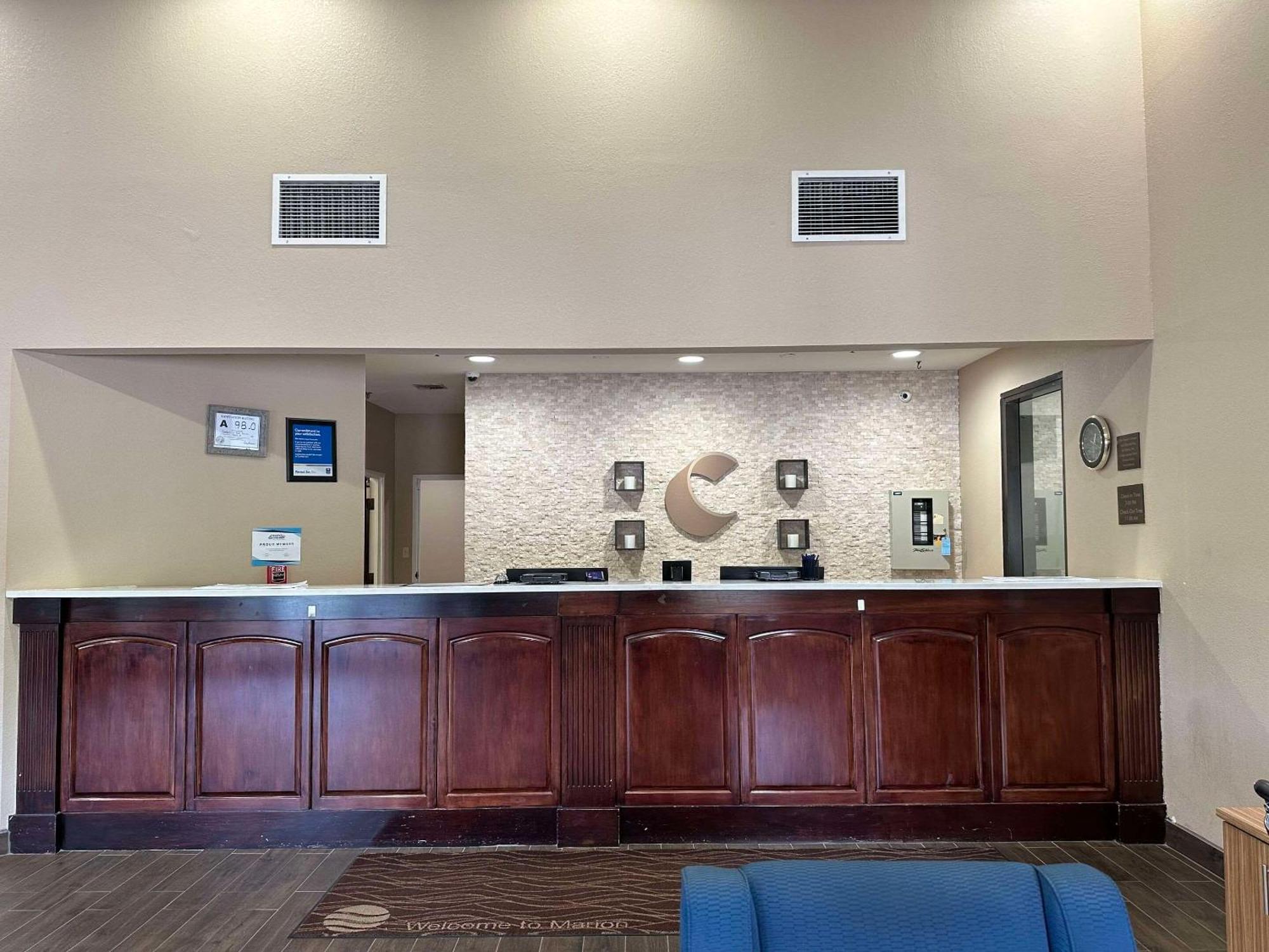 Comfort Inn Near Downtown & Blue Ridge Pkwy Marion Bagian luar foto