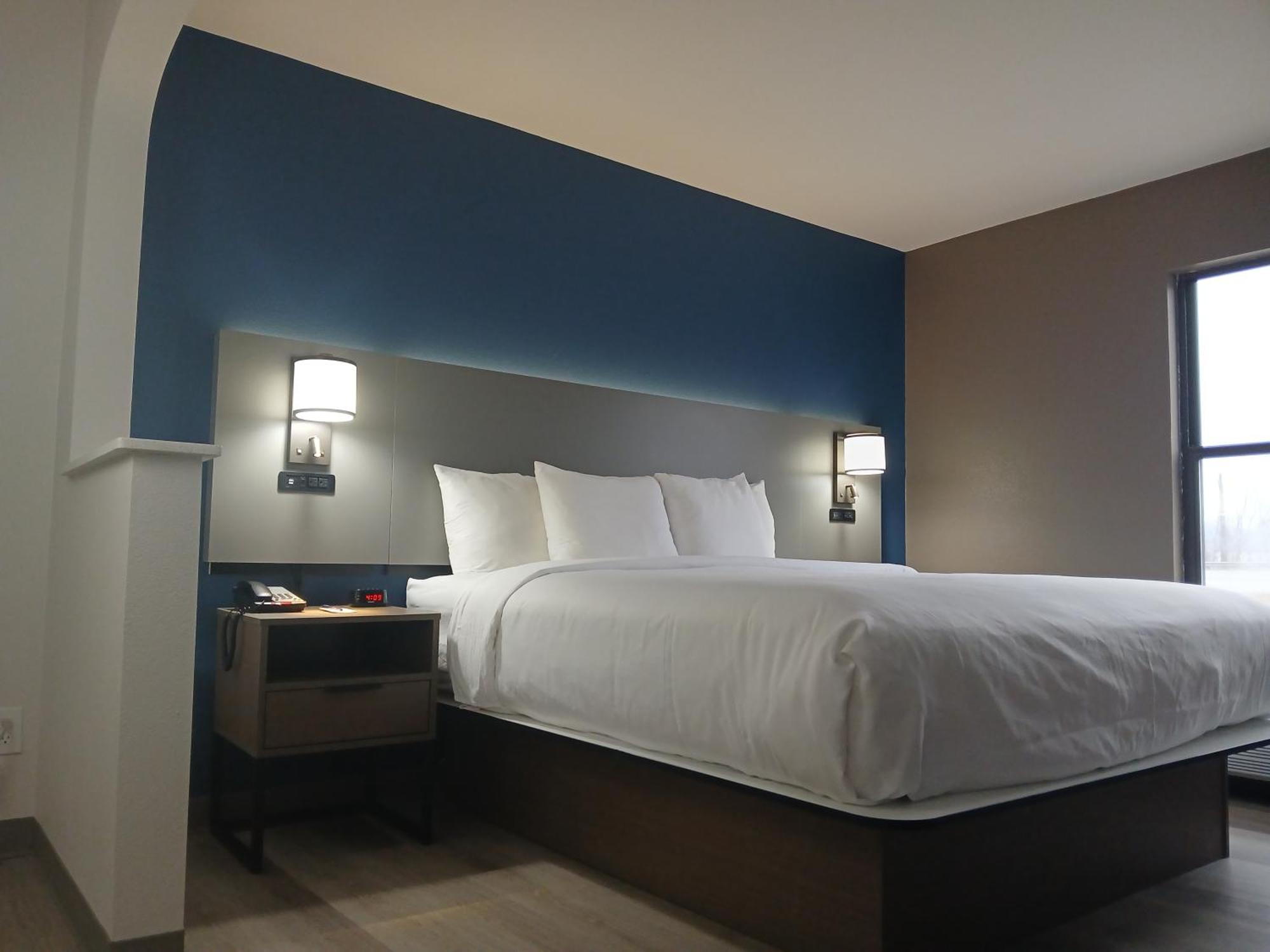 Comfort Inn Near Downtown & Blue Ridge Pkwy Marion Bagian luar foto