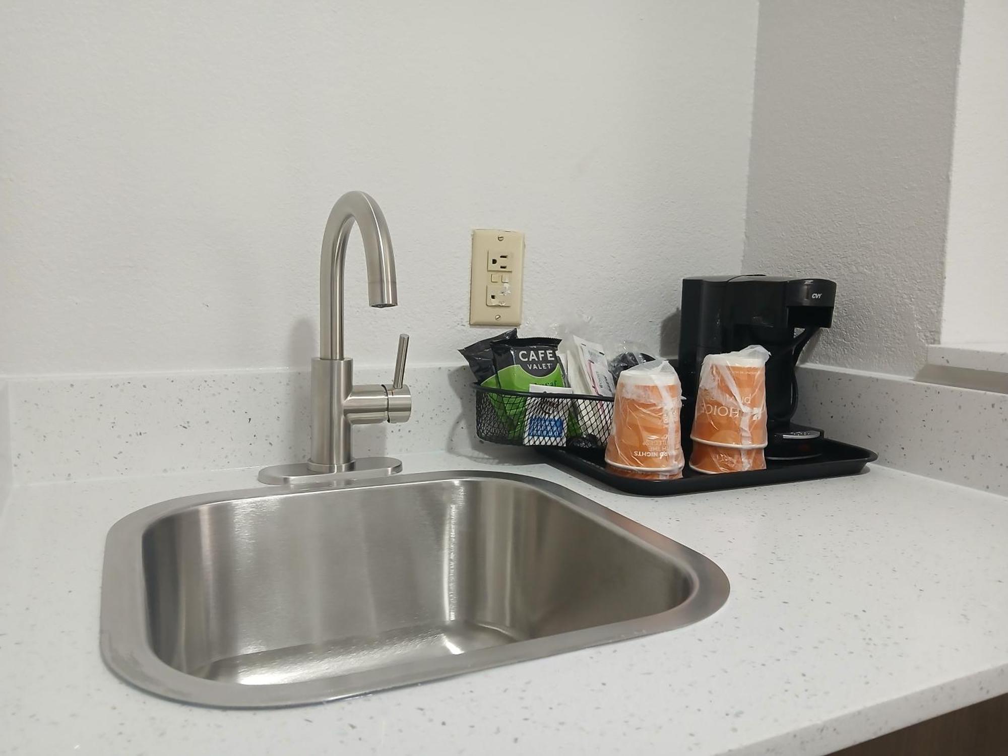 Comfort Inn Near Downtown & Blue Ridge Pkwy Marion Bagian luar foto