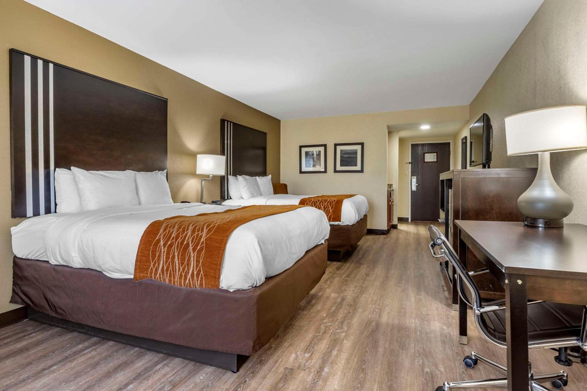 Comfort Inn Near Downtown & Blue Ridge Pkwy Marion Bagian luar foto