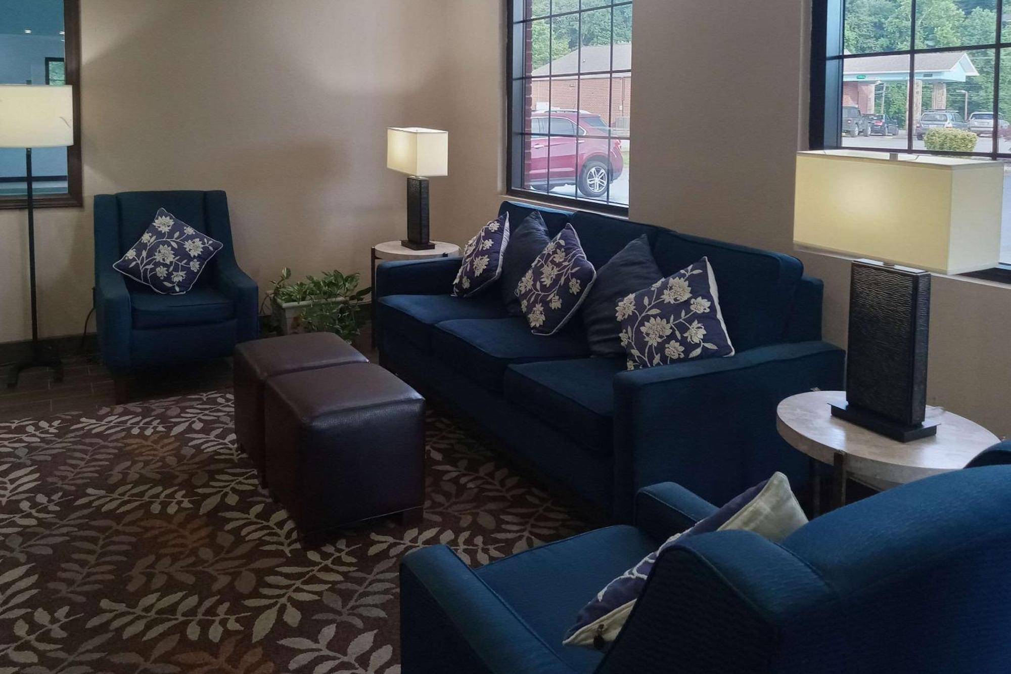 Comfort Inn Near Downtown & Blue Ridge Pkwy Marion Bagian luar foto