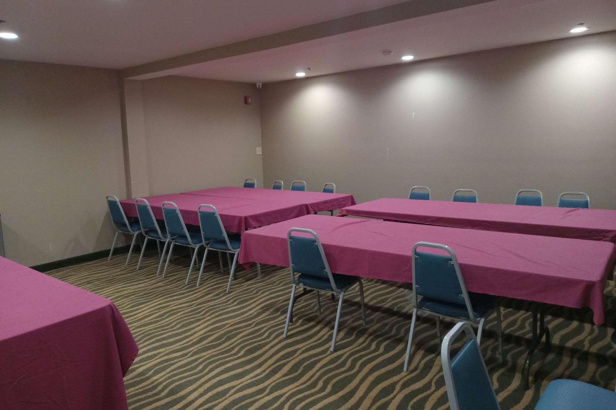 Comfort Inn Near Downtown & Blue Ridge Pkwy Marion Bagian luar foto