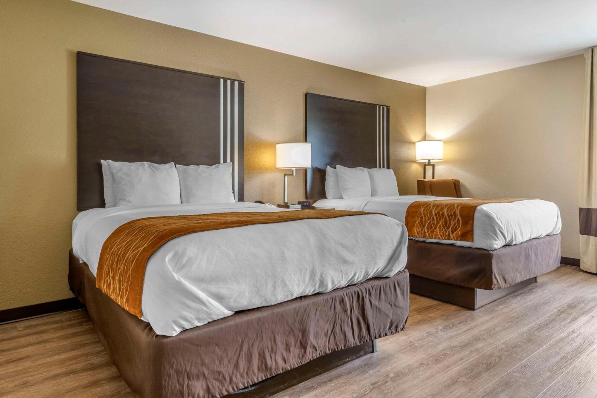 Comfort Inn Near Downtown & Blue Ridge Pkwy Marion Bagian luar foto
