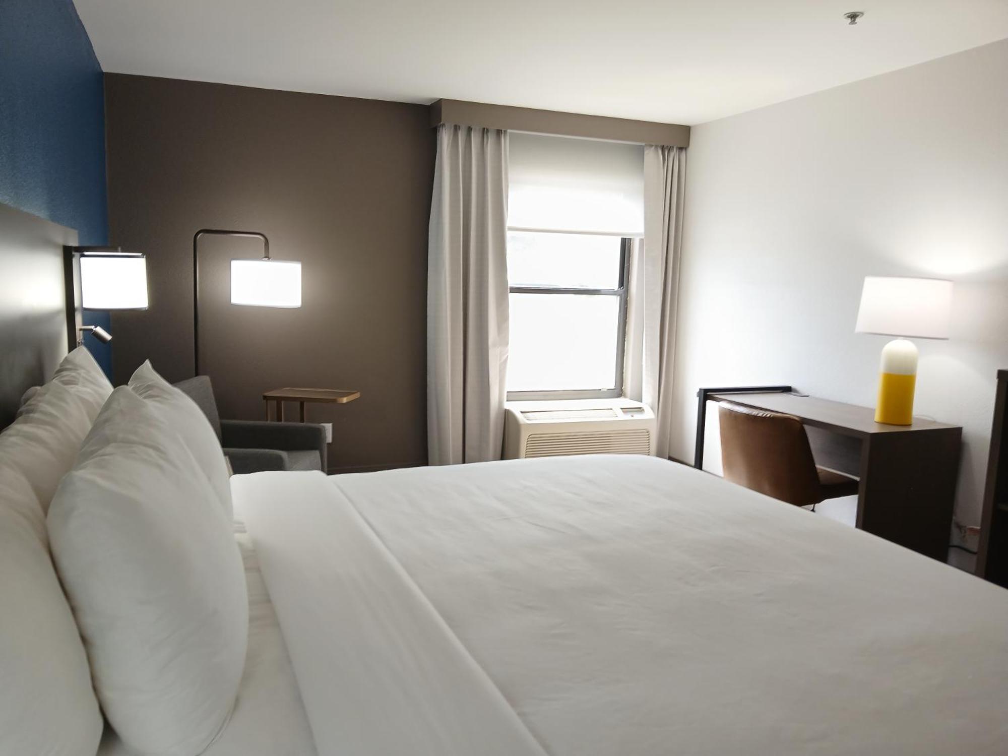 Comfort Inn Near Downtown & Blue Ridge Pkwy Marion Bagian luar foto